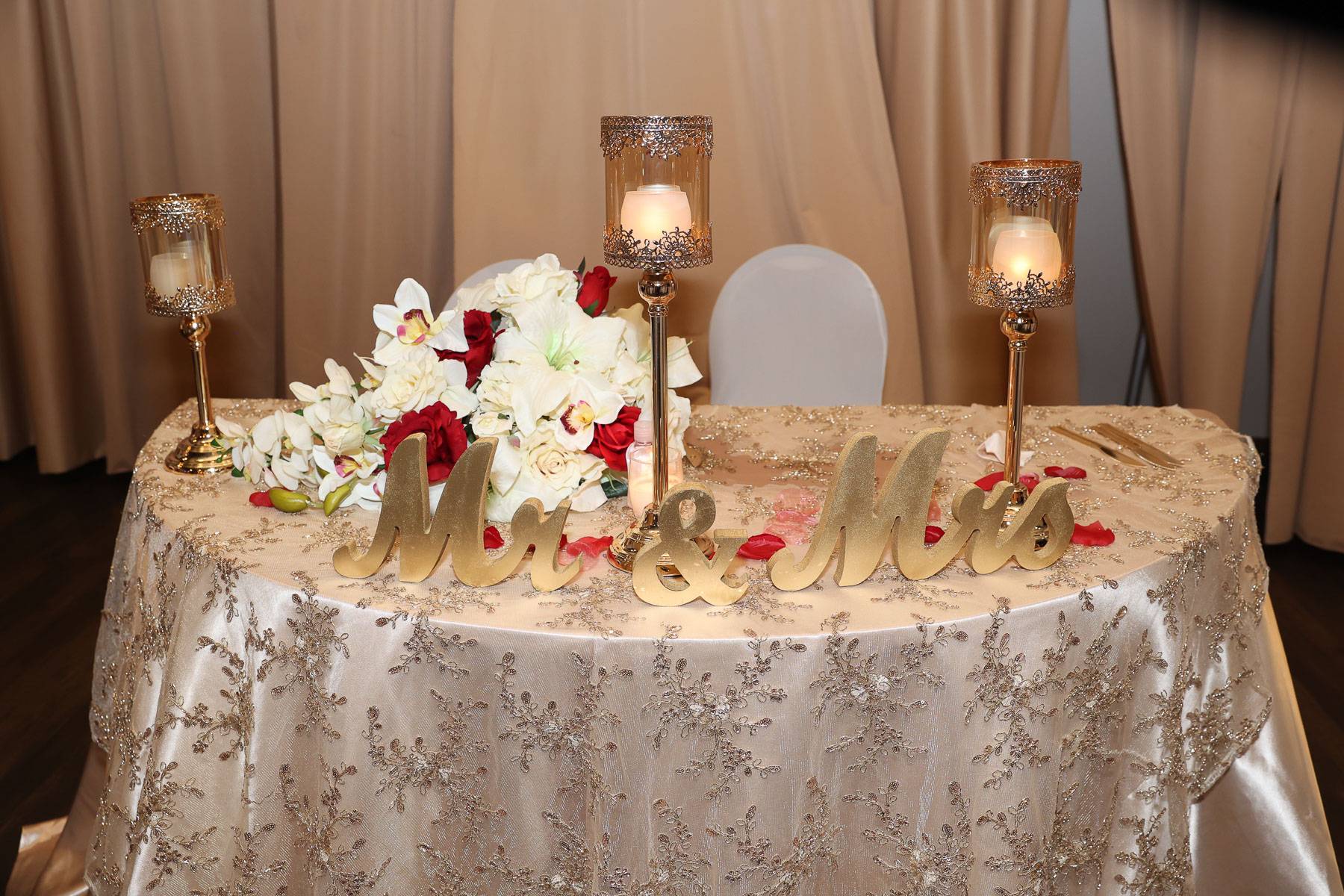 The table of the newlyweds