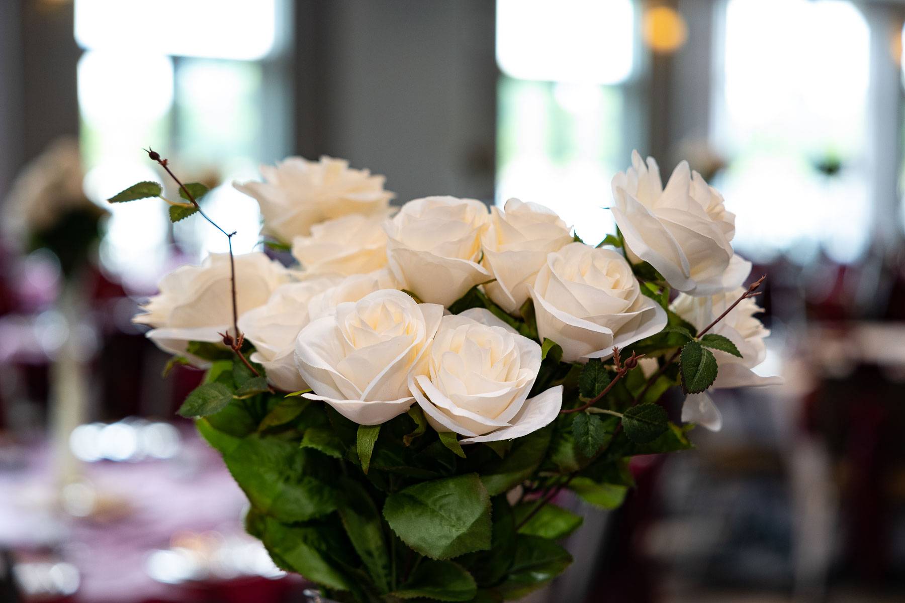 A bunch of white roses