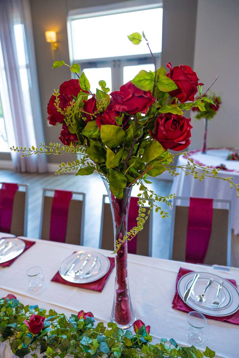 Red roses in a vase